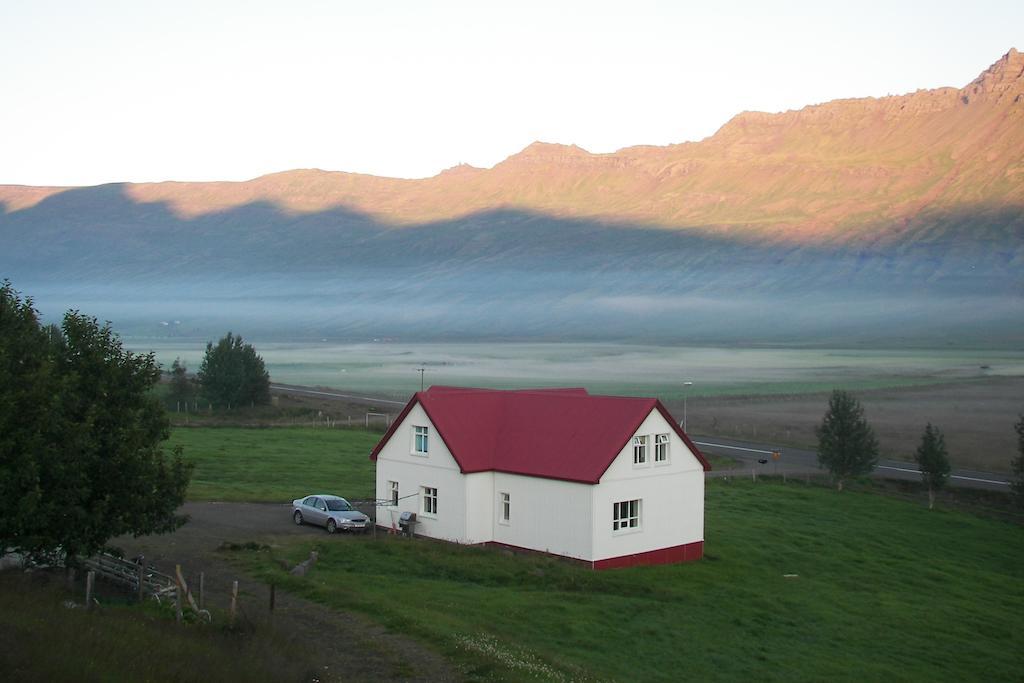 Skorrahestar Villa Neskaupstaður Exteriör bild